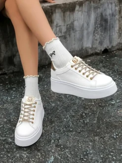 Royalfashion Sportowe sneakersy damskie z ozdobnymi sznurówkami Eone