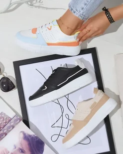 Royalfashion Sportowe sneakersy damskie w kolorze czarnym Hellar