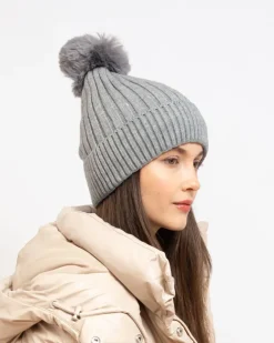 Royalfashion Szara damska ocieplana czapka z pomponem