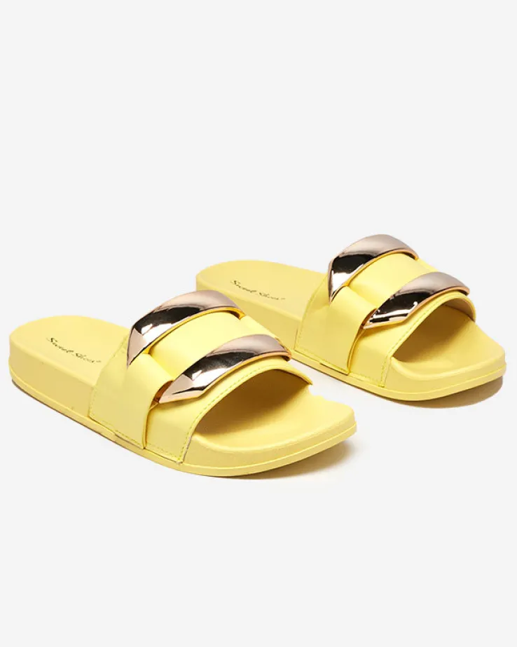 Royalfashion Żółte damskie klapki ze złotą ozdobą Serina