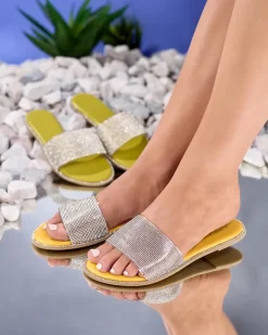 Royalfashion Żółte damskie klapki z cyrkoniami Verina