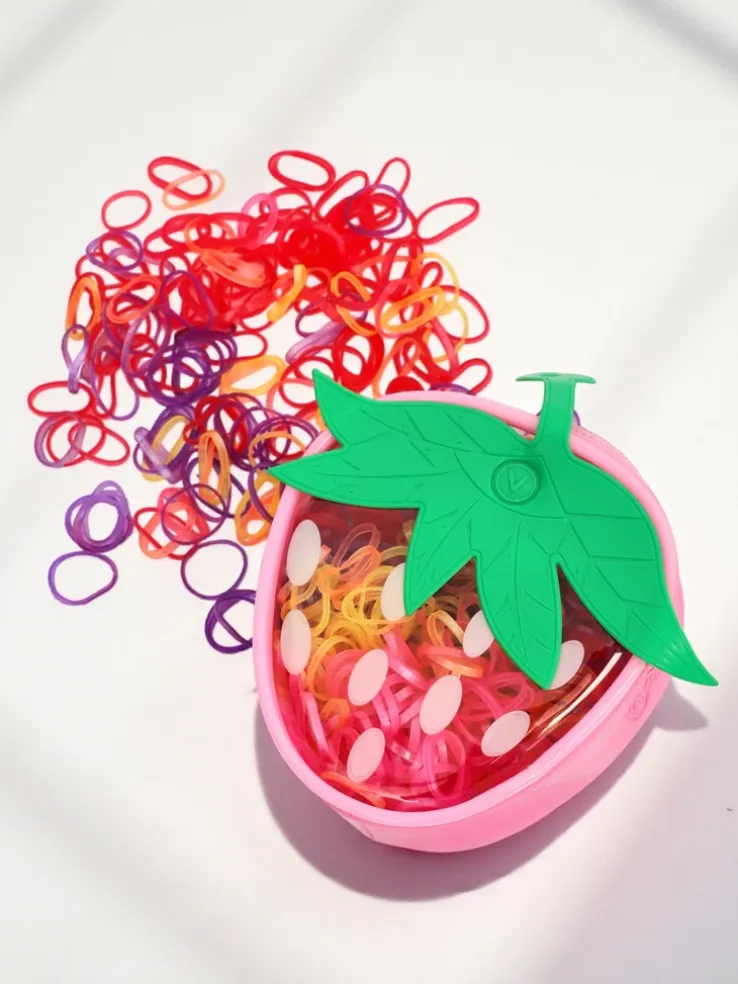 Royalfashion Wielokolorowe gumeczki silikonowe Truskawka