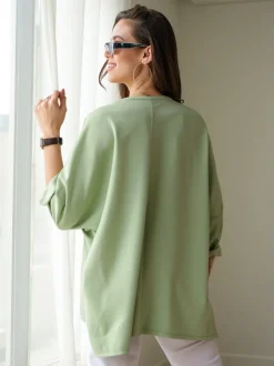 Royalfashion Wiskozowa damska bluzka z napisami z cyrkonii