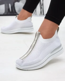 Royalfashion Wsuwane buty sportowe damskie z napisami w kolorze białym Cerppa