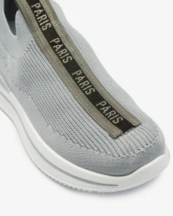 Royalfashion Wsuwane buty sportowe damskie z napisami w kolorze szarym Cerppa