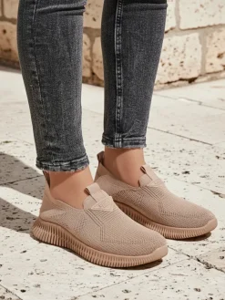 Royalfashion Wsuwane damskie materiałowe buty sportowe Serra