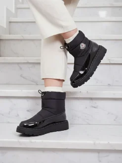 Royalfashion Wsuwane śniegowce damskie w czarnym kolorze Ireda