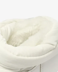 Royalfashion Wsuwane śniegowce damskie w białym kolorze Ademra