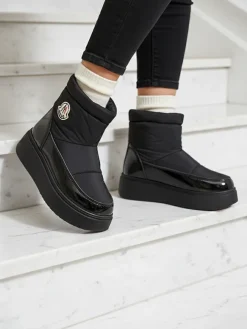 Royalfashion Wsuwane śniegowce damskie w czarnym kolorze Ademra