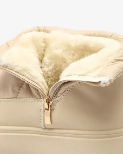 Royalfashion Wsuwane śniegowce damskie w beżowym kolorze Armeda