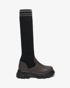 Royalfashion Wysokie wsuwane kozaki damskie w kolorze czarno - brązowym Alerpi