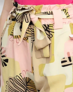 Royalfashion Wzorzyste beżowe damskie materiałowe krótkie spodenki