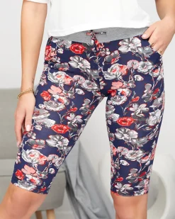 Royalfashion Wzorzyste spodenki damskie 3/4 w kolorze granatowo- czerwonym