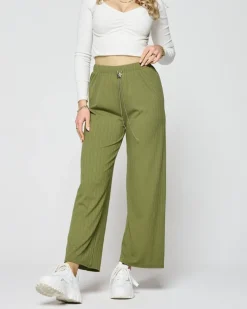 Royalfashion Zielone damskie szerokie spodnie prążkowane