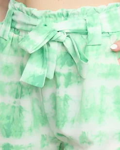 Royalfashion Zielone damskie materiałowe krótkie spodenki