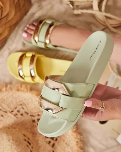 Royalfashion Zielone damskie klapki ze złotą ozdobą Serina