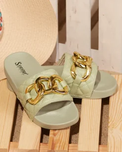 Royalfashion Zielone damskie pikowane klapki ze złotym łańcuszkiem Eteris