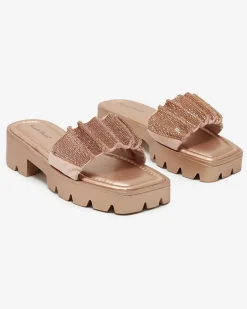 Royalfashion Złote klapki damskie z cyrkoniami Emkoy