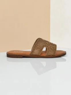 Rpyalfashion Klapki damskie z ozdobnym paseczkiem Braida