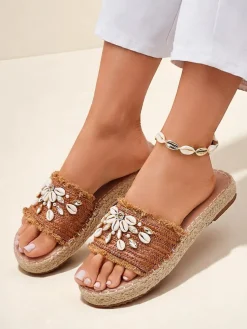 Sandały Royalfashion Callista Boho Camel na płaskiej platformie z muszelkami