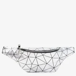 Srebrna torebka typu nerka z geometrycznym wzorem- Akcesoria