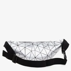 Srebrna torebka typu nerka z geometrycznym wzorem- Akcesoria