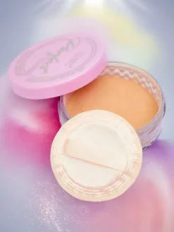 Sypki puder do twarzy z efektem naturalnego wykończenia Caramel