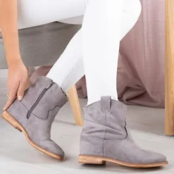 Szare kowbojki na koturnie Bertold - Obuwie