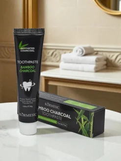 Wybielająca pasta do zębów z węglem bambusowym