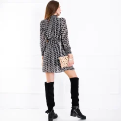 Wzorzysta sukienka z półgolfem- Odzież